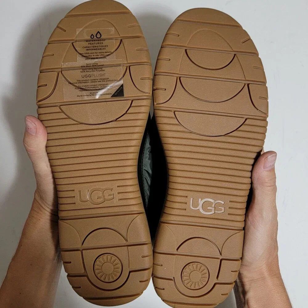 NEW UGG Lakesider Zip Boots Womens 9.5 Outdoors Snow Winter Cozy Puffy Y2K